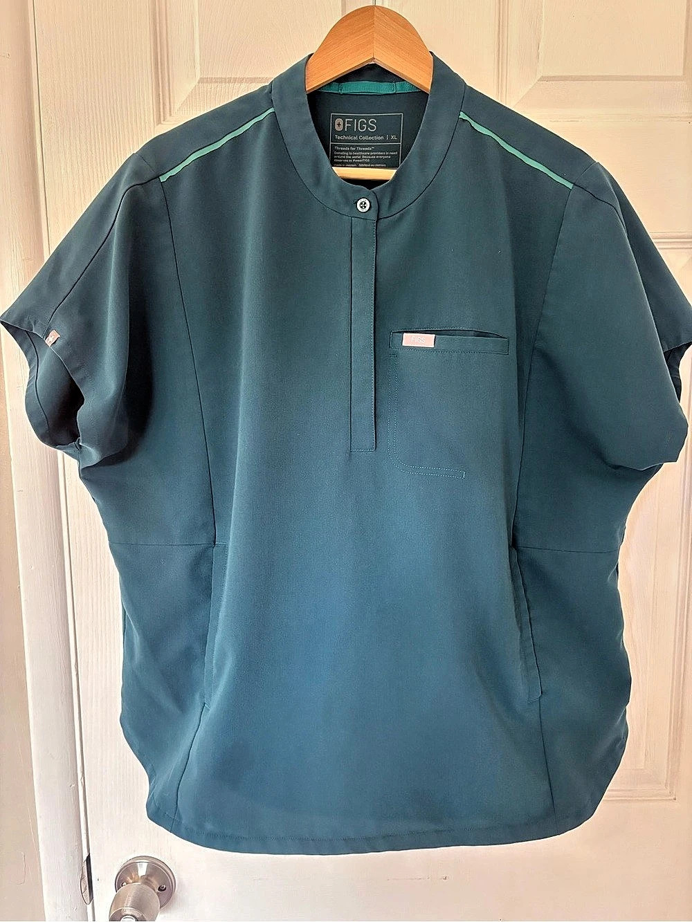FIGS Technical Collection Short Sleeve Top in Carribean Blue XL